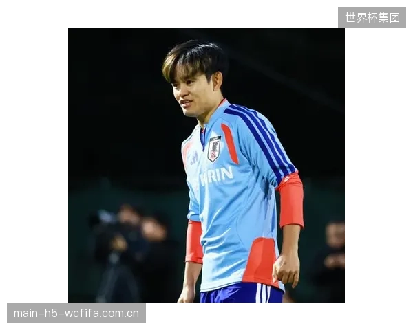 板仓滉的头球能力结合久保建英的传球,将是日本队定位球得分重要手段。 板仓滉的头球能力结合久保建英的传球,将是日本队定位球得分重要手段。